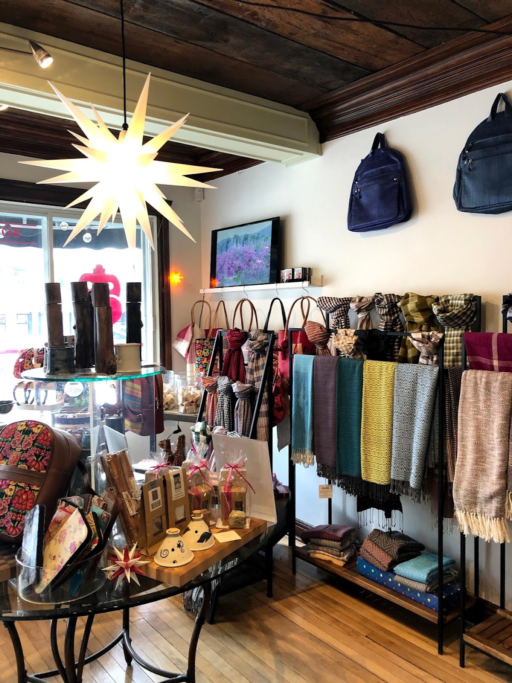 Hibu -La Plantation | box 35, Rue Cameron, Hudson, QC J0P 1H0, Canada | Phone: (514) 893-4200
