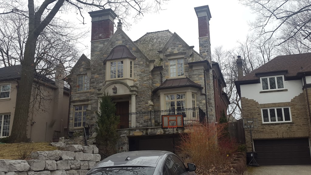 Cortleigh Parkette | 375 Cortleigh Blvd, North York, ON M5N 1R4, Canada