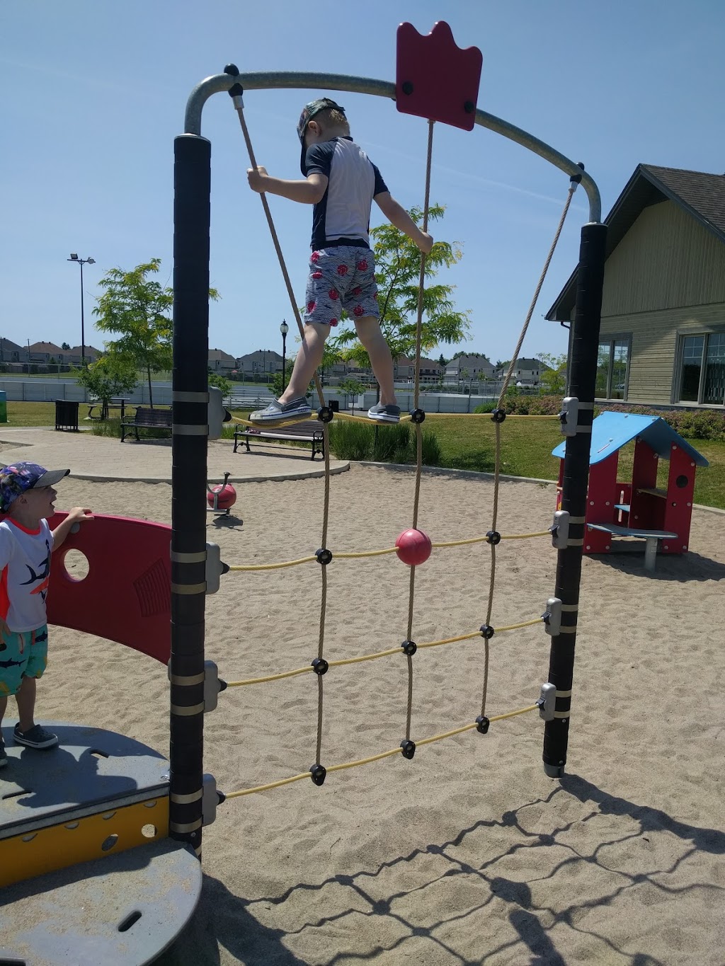 Du Partage Park | 2621 Rue Robindaine, LAssomption, QC J5W 0B9, Canada | Phone: (450) 589-5671