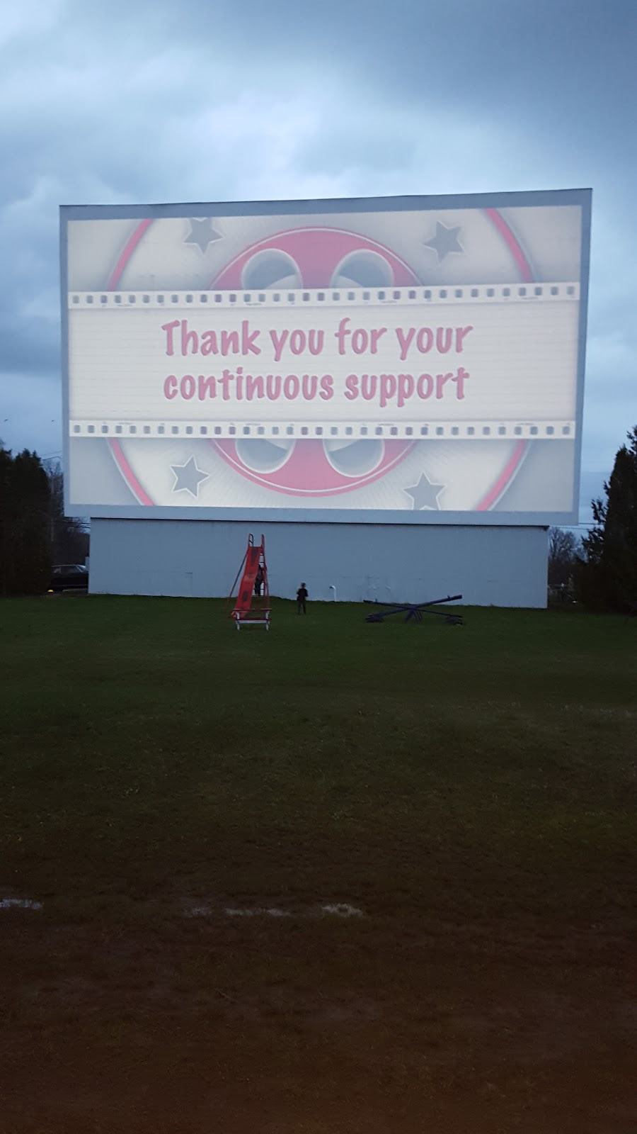 Skylight Drive-In | 199 Forest Lea Rd, Pembroke, ON K8A 6W6, Canada | Phone: (613) 732-2136