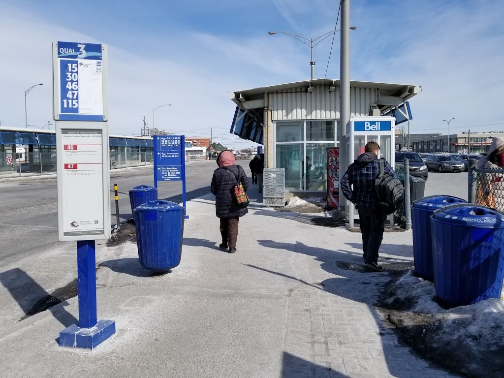 1850 Avenue Panama Parking | 1850 Avenue Panama, Montreal, QC J4W 3C6, Canada