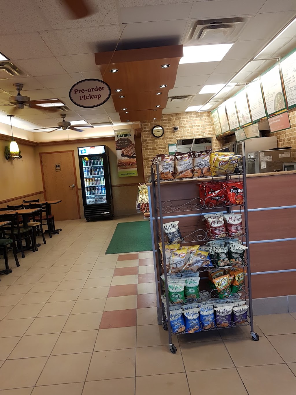 Subway | 19466 Yonge St, Holland Landing, ON L9N 1L7, Canada | Phone: (905) 235-6122