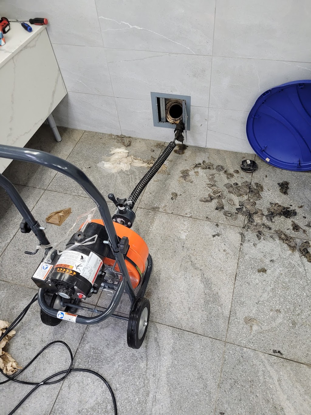 Bk Entretien / Débouchage et inspection de drain | 335 Bd Deguire #514, Montréal, QC H4N 1P7, Canada | Phone: (514) 346-7207