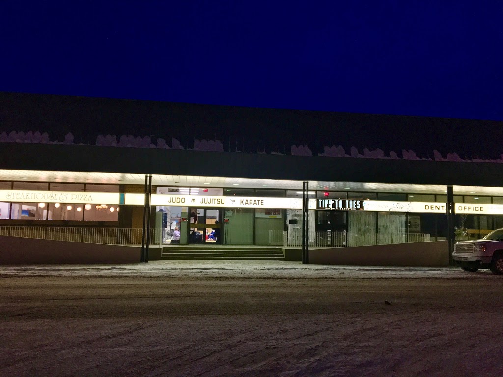Leals & Teals Steakhouse | 4923 50 Ave #2, Barrhead, AB T7N 1A1, Canada | Phone: (780) 674-4478