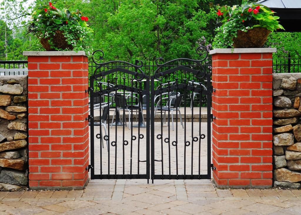 St Andrew Suites | 180 St Andrew St E, Fergus, ON N1M 1P8, Canada | Phone: (888) 958-2839