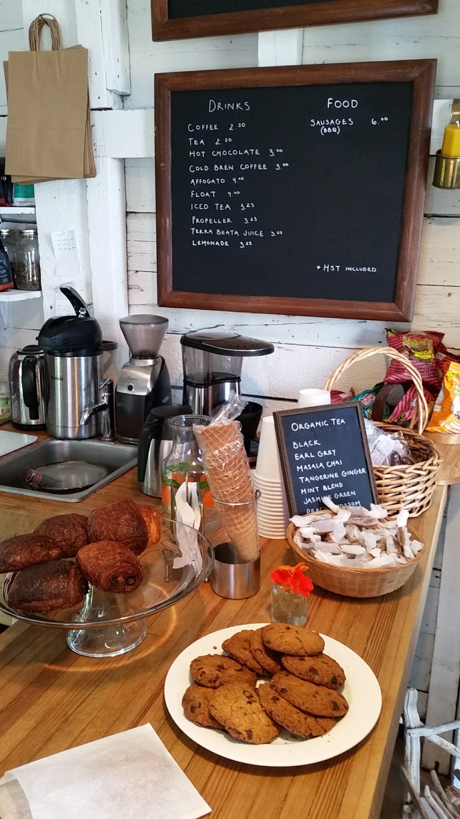 The Point General | 245 The Point, Lunenburg, NS B0J 2C0, Canada | Phone: (902) 880-9663