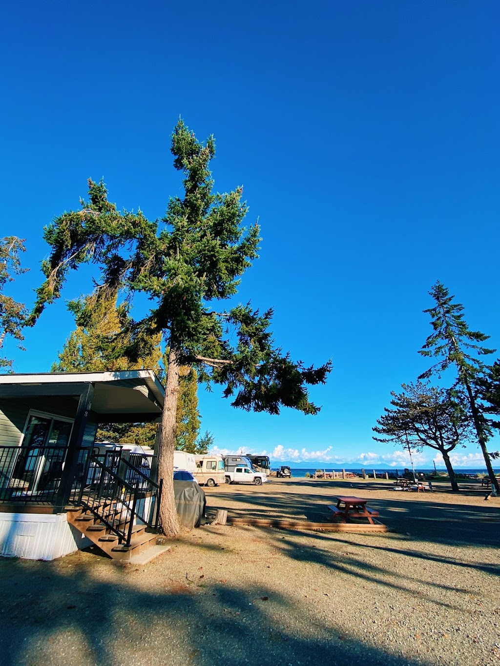 Saratoga Beach Resort | 8958 Clarkson Ave, Black Creek, BC V9J 1B2, Canada | Phone: (250) 337-5511