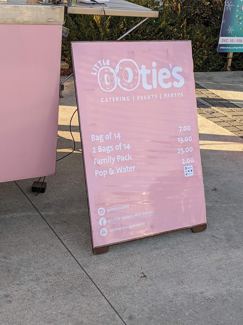 Little oOties Mini Donuts | 14995 Marine Dr, White Rock, BC V4B 1C3, Canada | Phone: (604) 812-1632