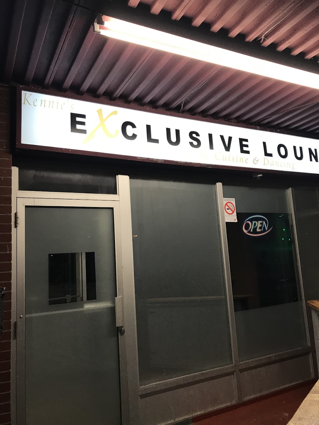Johnnys Exclusive Lounge & Cuisine | 805 Brimley Rd #5, Scarborough, ON M1J 1C9, Canada | Phone: (416) 261-7575