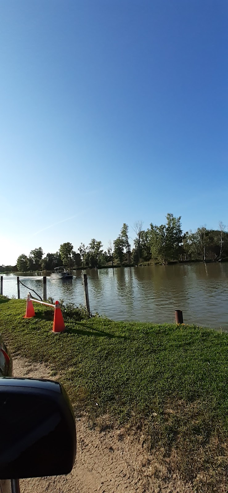 Port Franks Marina | 7574 Biddulph St, Port Franks, ON N0M 2L0, Canada | Phone: (519) 243-2354