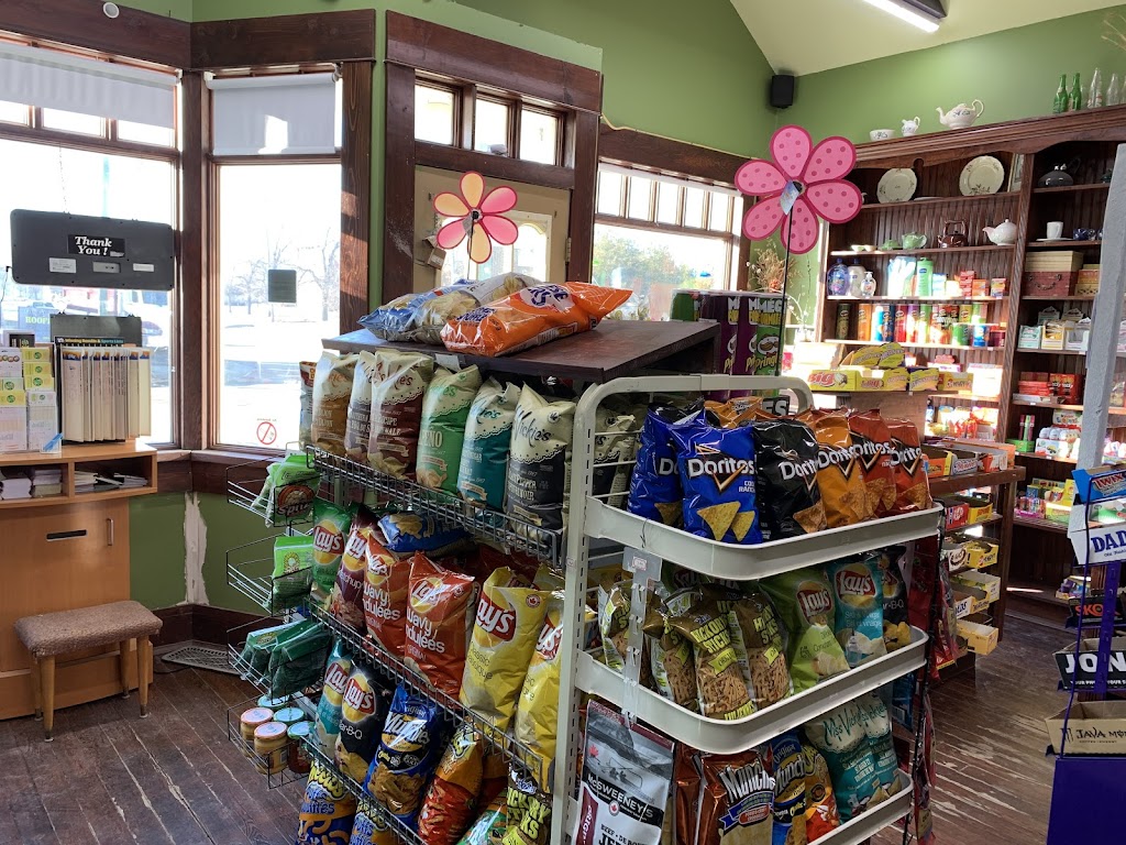 Yongs convenience store | 550 Main St N, Ituna, SK S0A 1N0, Canada | Phone: (306) 537-1779