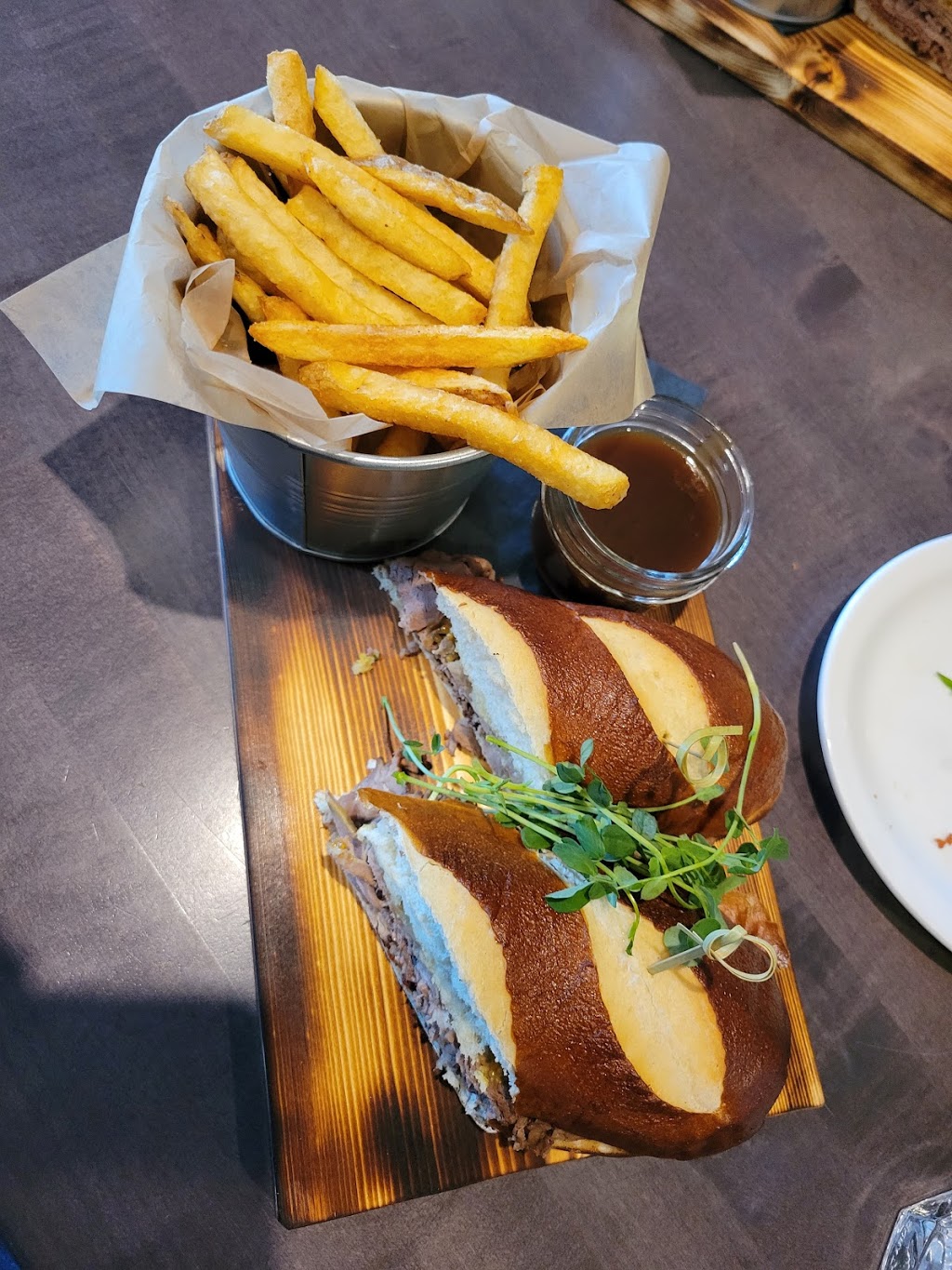 The Peppered Elk | 3519 46 St, Ponoka, AB T4J 1R5, Canada | Phone: (780) 851-2282