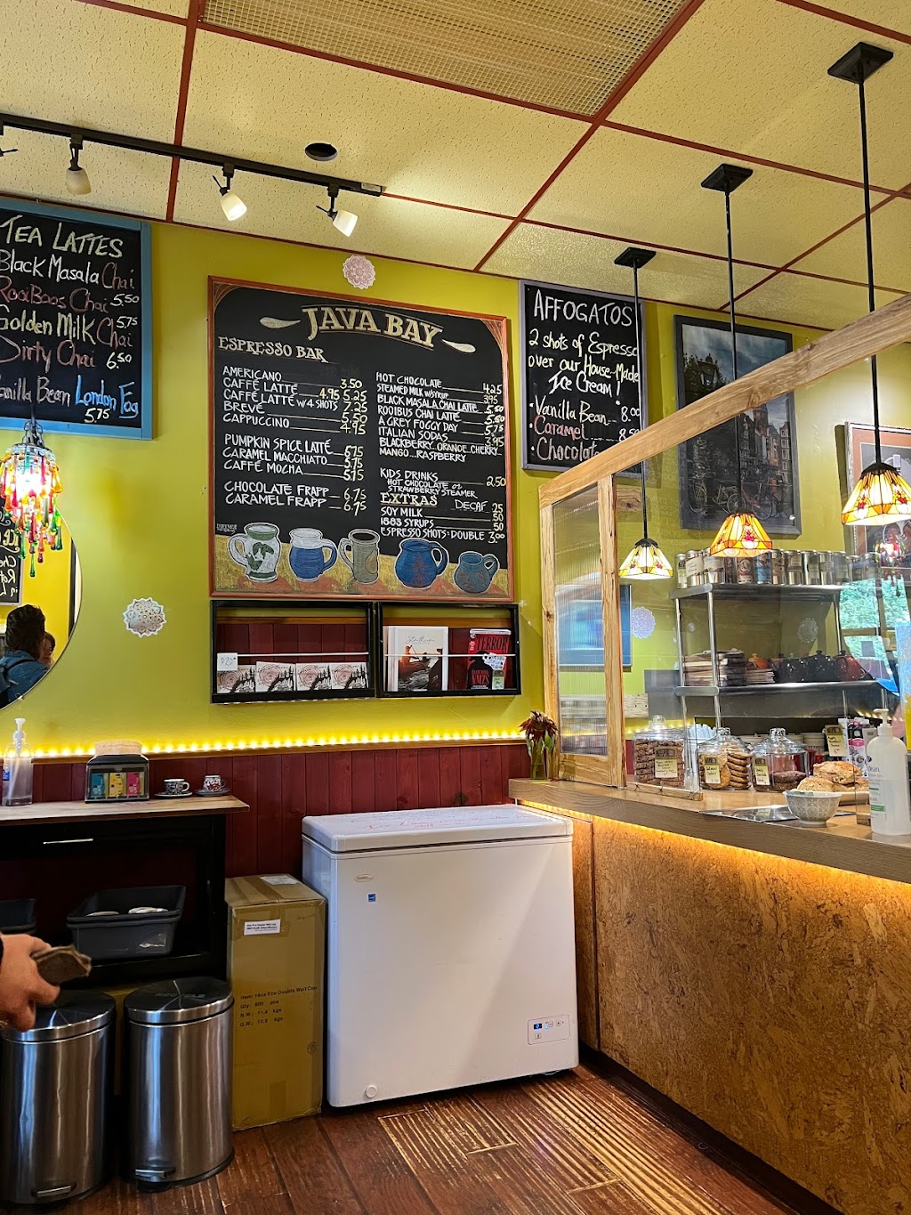 Java Bay Cafe | 1536 W Rd, Quathiaski Cove, BC V0P 1N0, Canada | Phone: (250) 285-2833