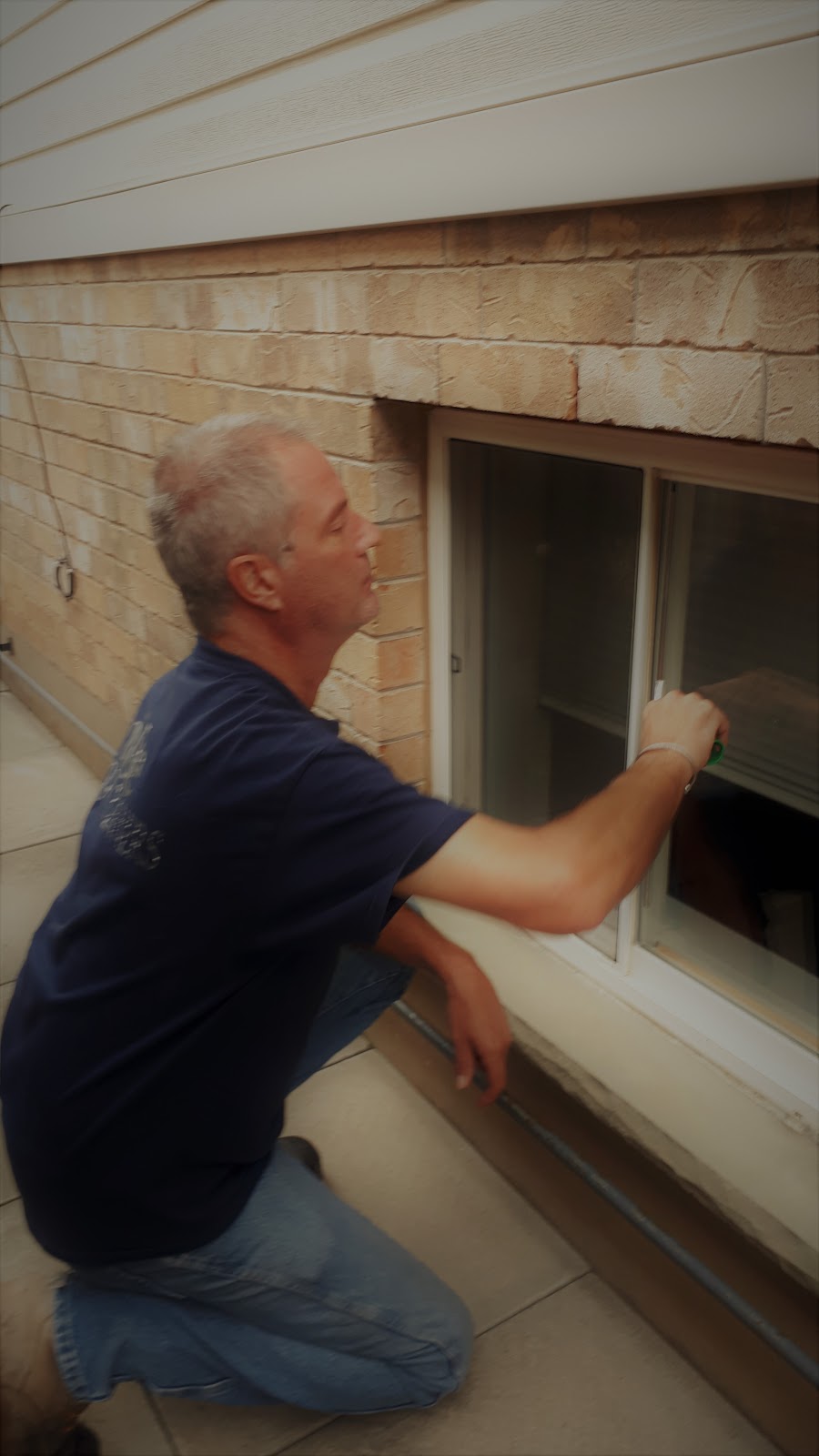 Able Window Cleaners | 532 Woodmount Crescent, Oshawa, ON L1K 2T1, Canada | Phone: (905) 728-5481