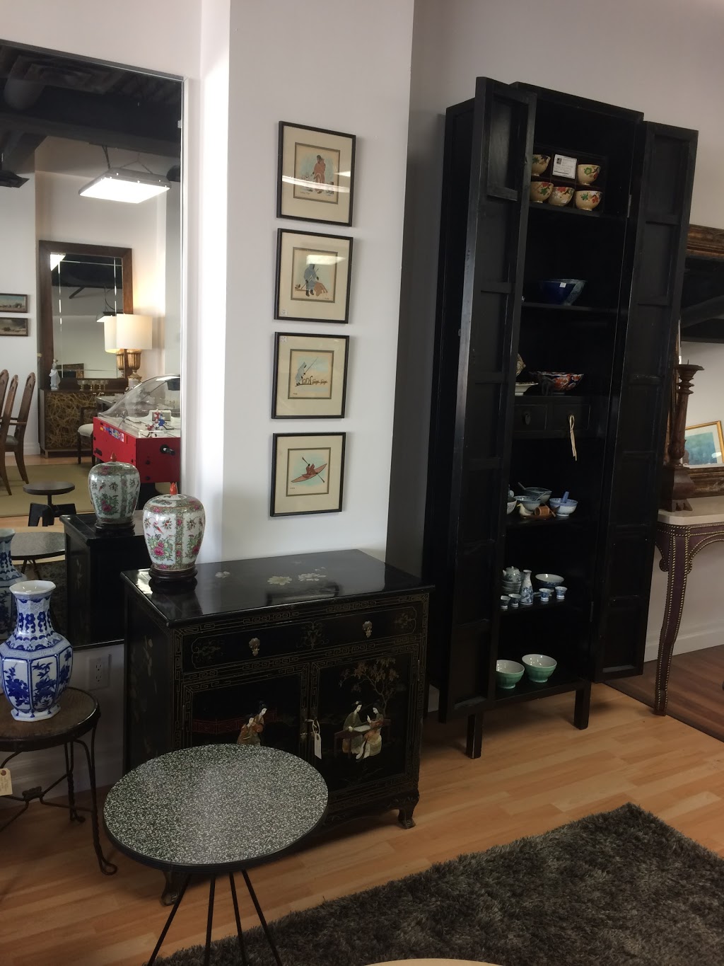 Decor ... by Consign | 2318 Lakeshore Rd W, Oakville, ON L6L 1H3, Canada | Phone: (905) 825-8887