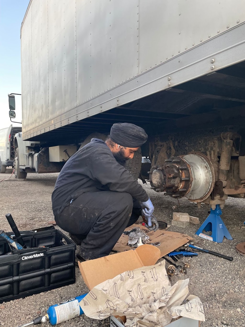 MASTER Truck & Trailer Repair | 498 Cuthbert Cir, London, ON N6M 1K7, Canada | Phone: (519) 781-3032