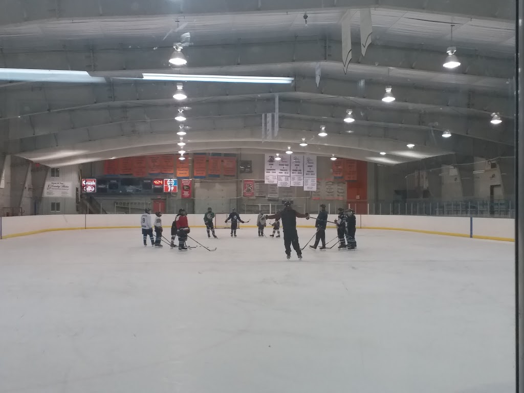 Creemore & District Recreation Centre | 218 Collingwood St, Creemore, ON L0M 1G0, Canada | Phone: (705) 466-3000