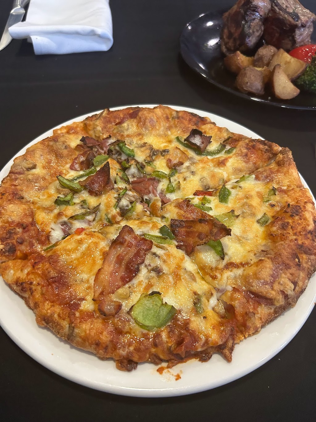 Restaurant Di Menna | 6313 Rue Jarry E, Saint-Léonard, QC H1P 1W1, Canada | Phone: (514) 326-4200