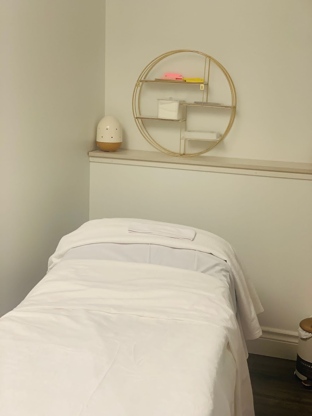 Moonlight Day Spa | 308 N Front St, Belleville, ON K8P 3C4, Canada | Phone: (613) 779-9595