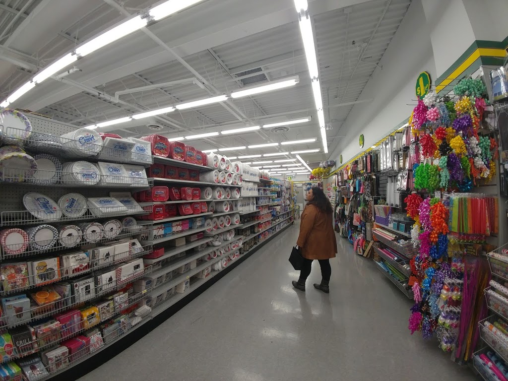 Dollarama | Plaza, 2355 Keele St, North York, ON M6M 4A2, Canada | Phone: (416) 249-0200