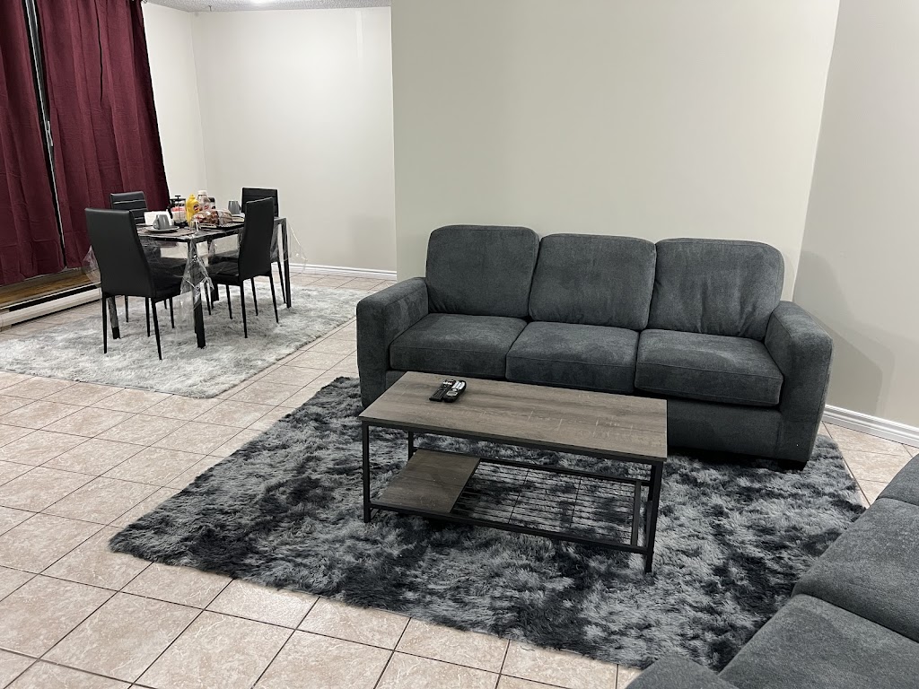 Business Room Club | 2020 Jasmine Crescent, Gloucester, ON K1J 8K5, Canada | Phone: (613) 701-2442