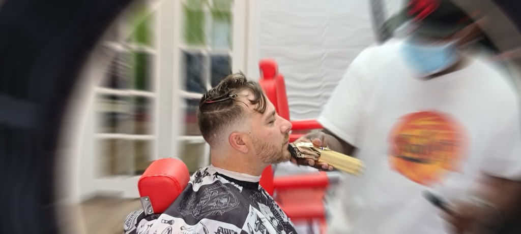 SAFARI BARBERSHOP | 945 Lakeshore Rd E, Mississauga, ON L5E 1E3, Canada | Phone: (905) 271-0999