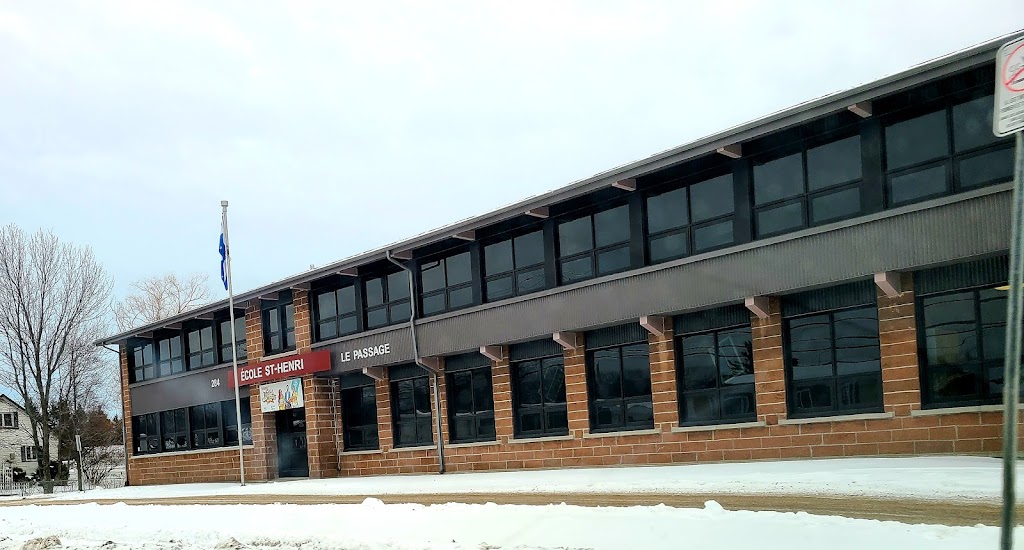 St-Henri School - Le Passage | 284 Delisle, Chicoutimi, QC G7G 3B3, Canada | Phone: (418) 541-4343