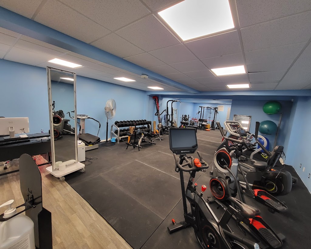 Featbody Private Gym | 241 Henderson Hwy, Winnipeg, MB R2L 1M1, Canada | Phone: (204) 306-2639