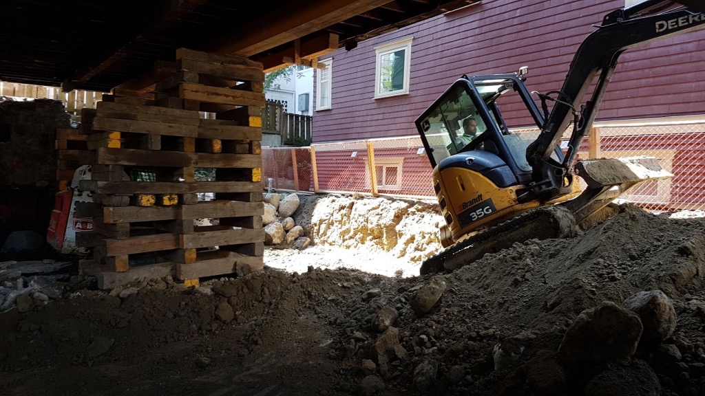Jewel mini excavation - Demolition and Excavating Company | 7187 Vivian Dr, Vancouver, BC V5S 2V1, Canada | Phone: (604) 727-9486