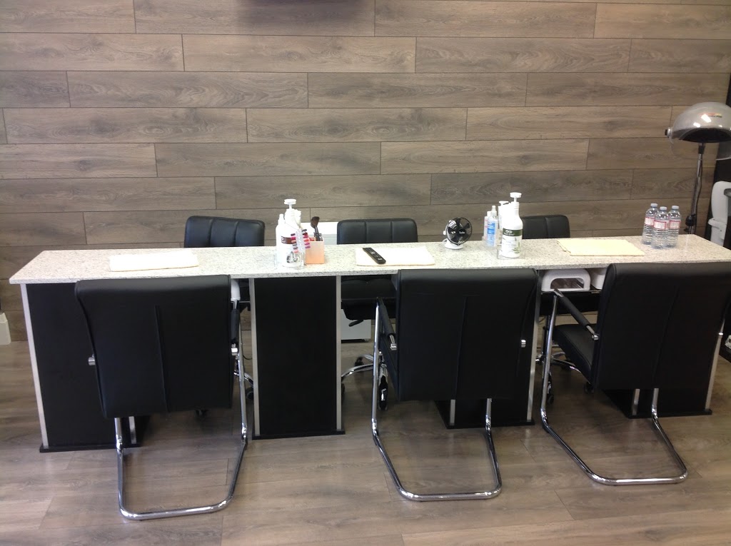 3 Colour Hair Studio | 2057 Royal Windsor Dr #4, Mississauga, ON L5J 1K5, Canada | Phone: (647) 656-6268