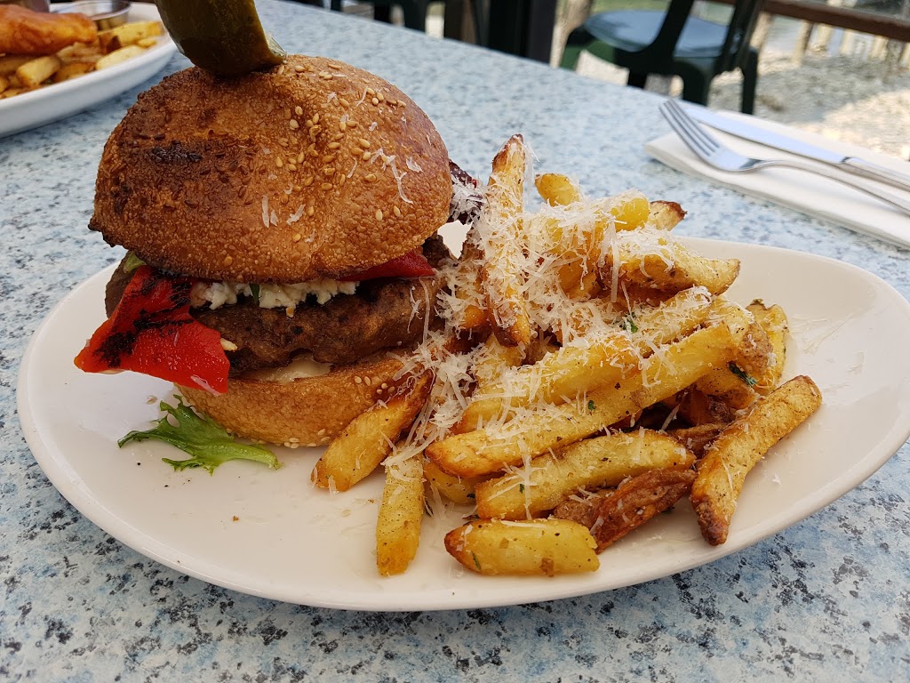 Genoa Bay Cafe | 5000 Genoa Bay Rd #9, Duncan, BC V9L 5Y8, Canada | Phone: (250) 746-7621