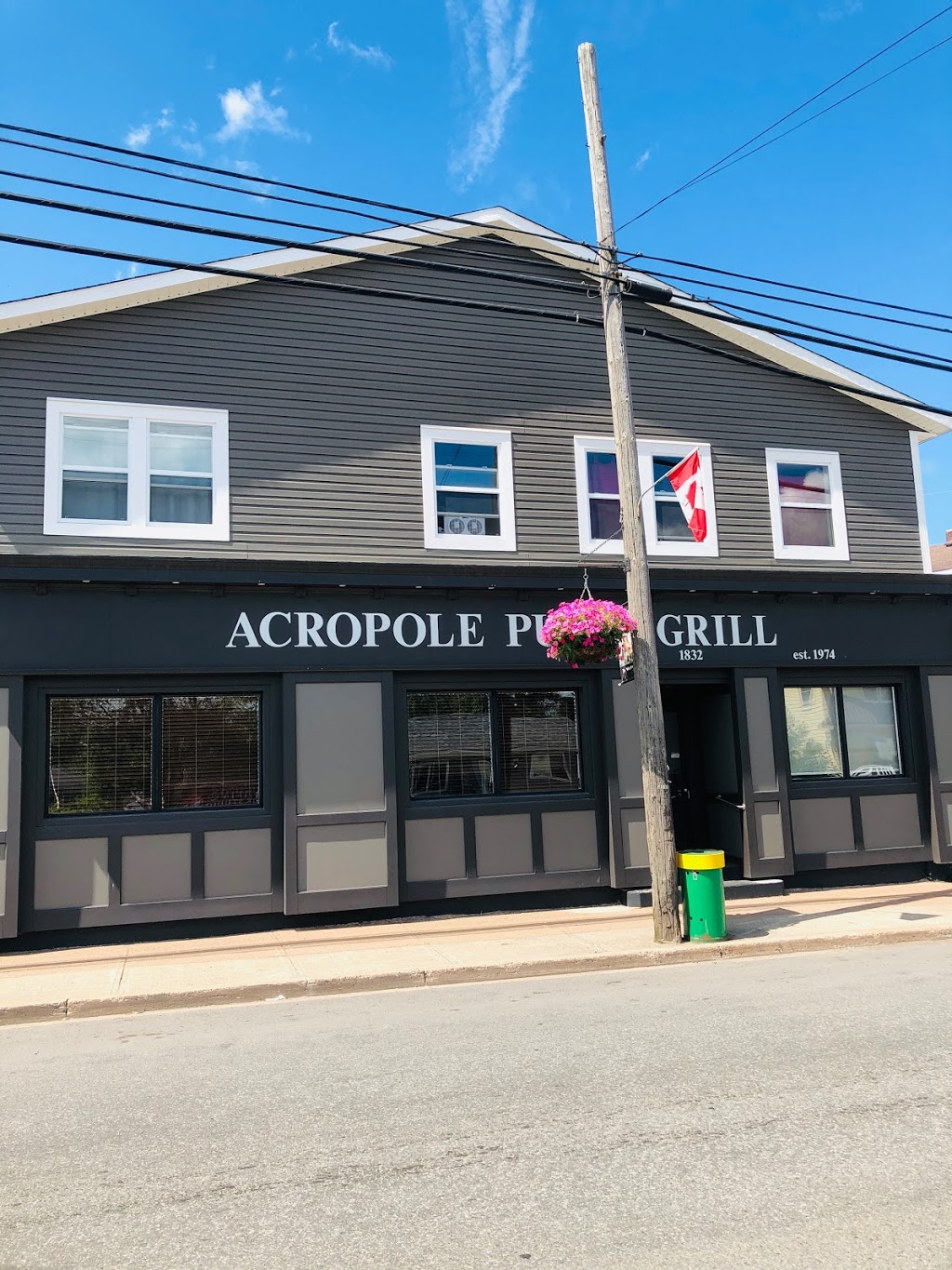 Acropole Pub & Grill | 1832 N Main St, Westville, NS B0K 2A0, Canada | Phone: (902) 396-1504