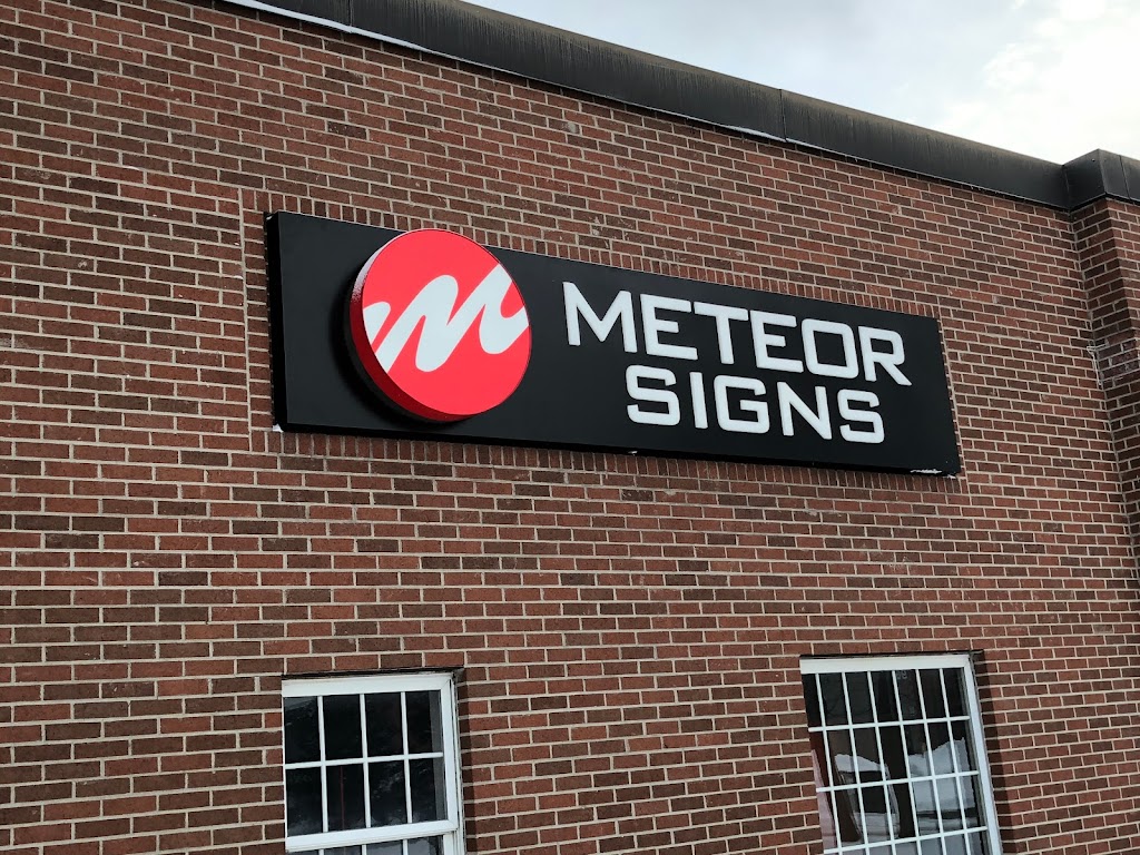 Meteor signs | 2736 Dingman Dr, London, ON N6N 1G4, Canada | Phone: (905) 936-5454