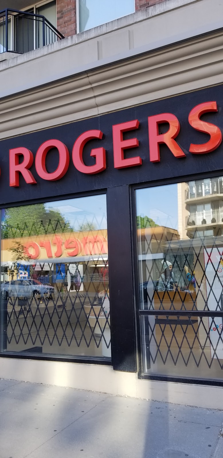 Rogers | 3151 Yonge St, Toronto, ON M4N 2K9, Canada | Phone: (416) 482-8504