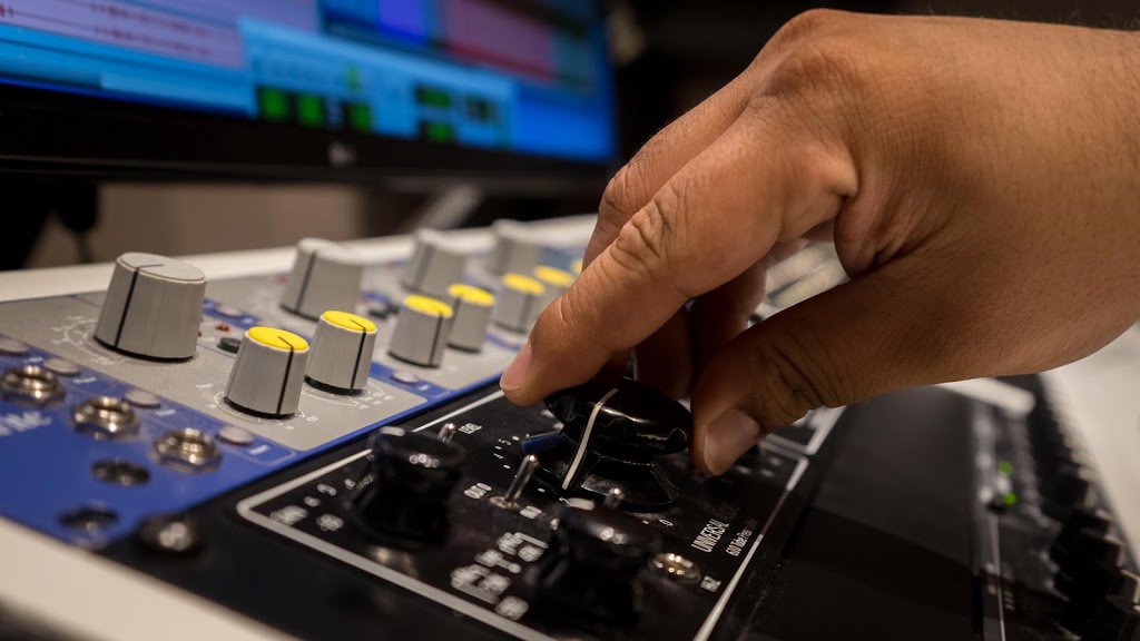 MH Studios Toronto | 1714 Eglinton Avenue West Ground Floor, Toronto, ON M6E 2H5, Canada | Phone: (647) 848-7351