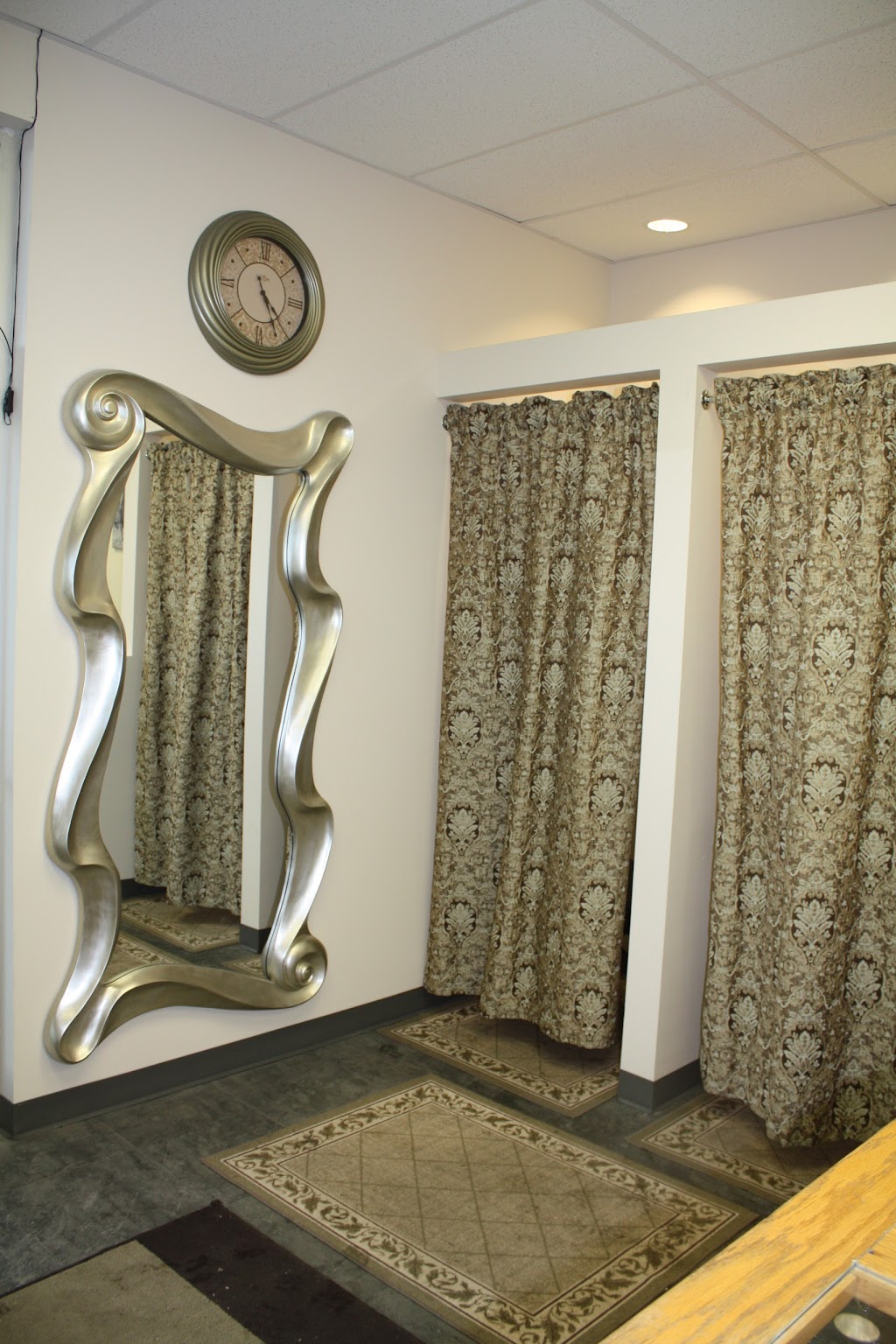 Silverado Alteration Calgary | 19369 Sheriff King St SW, Calgary, AB T2X 0T9, Canada | Phone: (403) 460-8016