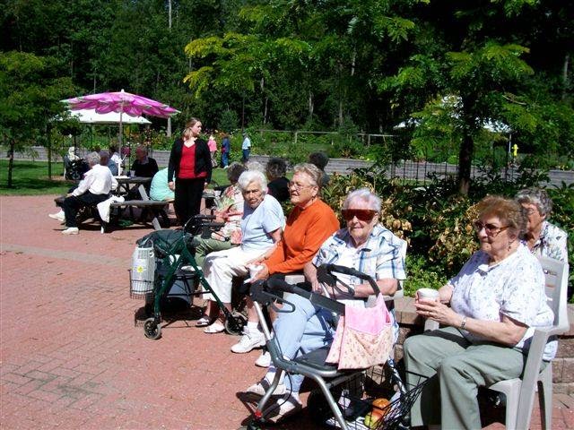 Orchard Walk Retirement Community | 1491 Manotick Station Rd, Greely, ON K4P 1P6, Canada | Phone: (613) 821-2233