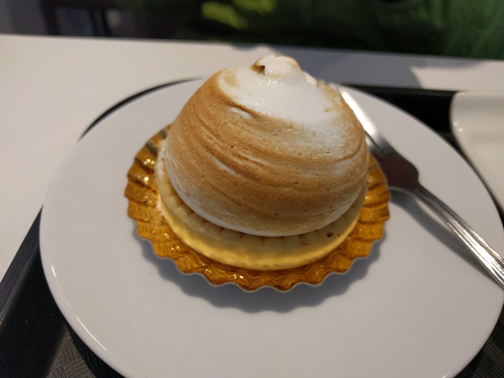 Éclair de Lune | 1049 40 Ave NW, Calgary, AB T2K 0G2, Canada | Phone: (403) 398-8803