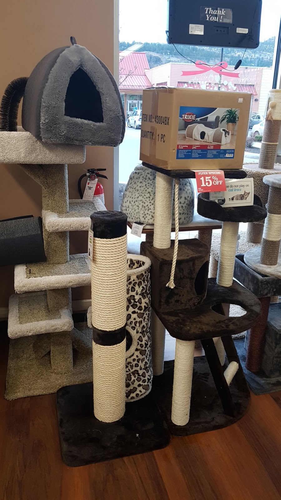 Bosleys by Pet Valu | 1982 Kane Rd, Kelowna, BC V1V 2E5, Canada | Phone: (250) 868-0586