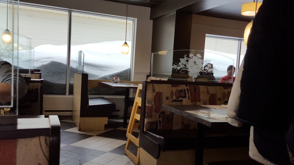 Restaurant Le Riverin | 276 Boulevard Ste Madeleine, Trois-Rivières, QC G8T 3L9, Canada | Phone: (819) 378-7900