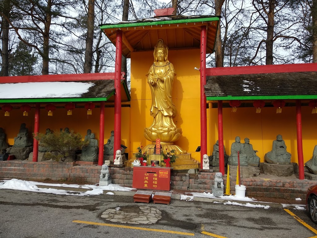 Cham Shan Temple | 7254 Bayview Ave, Thornhill, ON L3T 2R6, Canada | Phone: (905) 886-1522 ext. 234