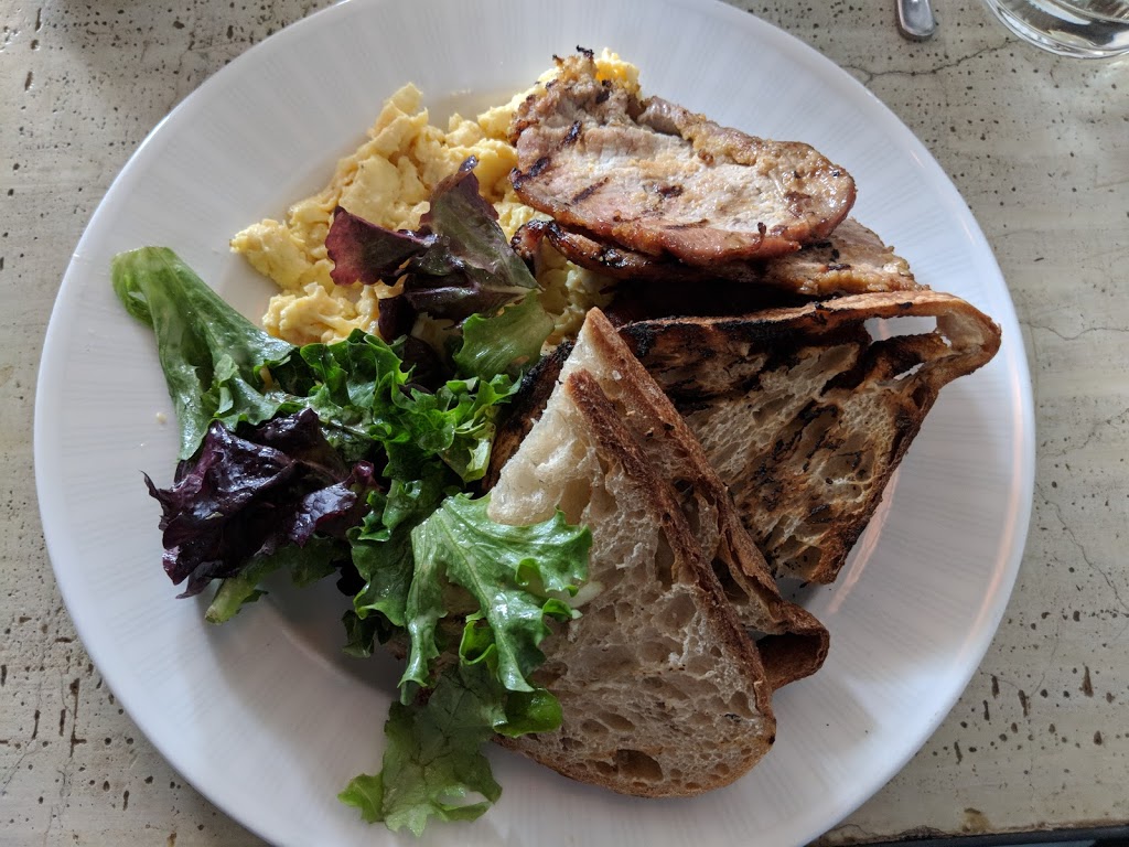 Peter Pan Bistro | 373 Queen St W, Toronto, ON M5V 2A4, Canada | Phone: (416) 792-3838