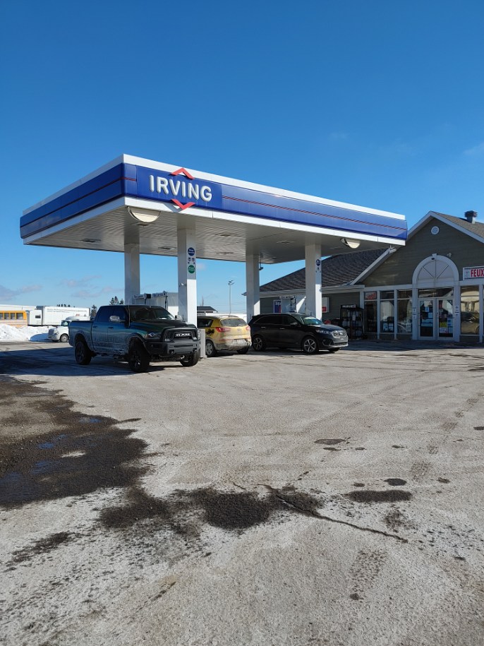 Depanneur Julien Lavoie Inc | 170 Bd Malcolm Fraser, La Malbaie, QC G5A 2M1, Canada | Phone: (418) 665-3443