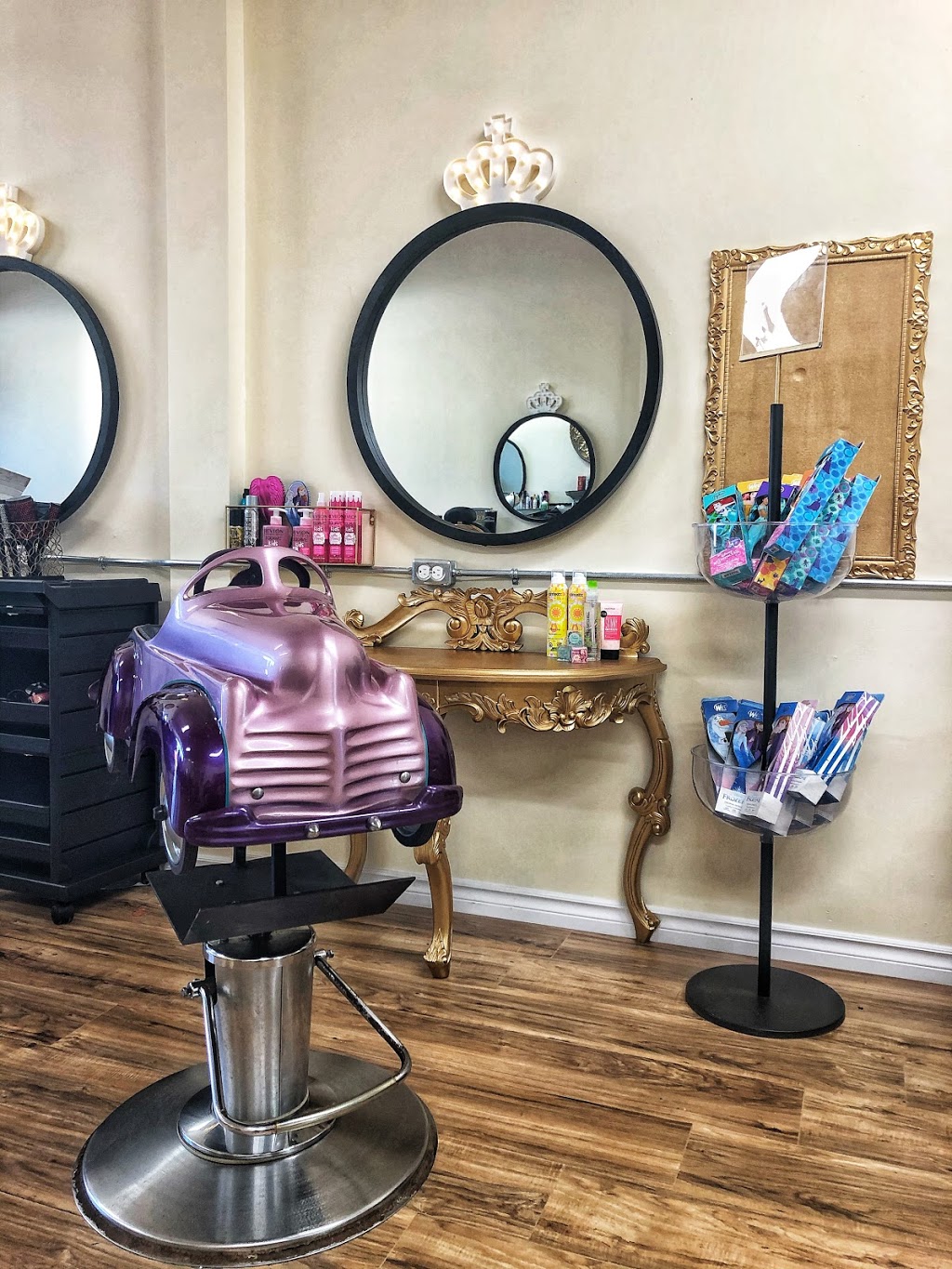 Crown Barber Beauty Midland On | 741 Yonge St, Midland, ON L4R 2E1, Canada | Phone: (705) 245-5000