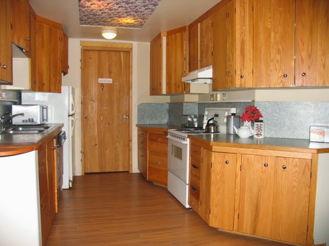 Higgins Inn | 10150 Douglas Bay Rd, Powell River, BC V8A 5C1, Canada | Phone: (604) 487-1119