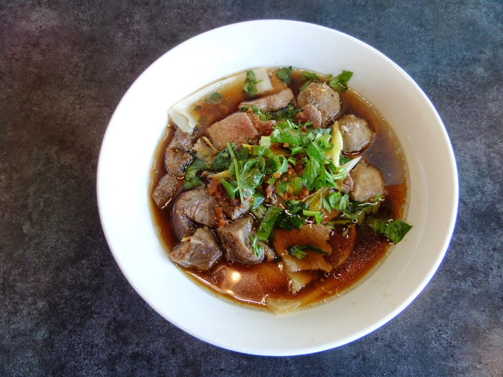 Thai Green Elephant Restaurant | 809 Craigflower Rd, Victoria, BC V9A 2W8, Canada | Phone: (778) 433-7172