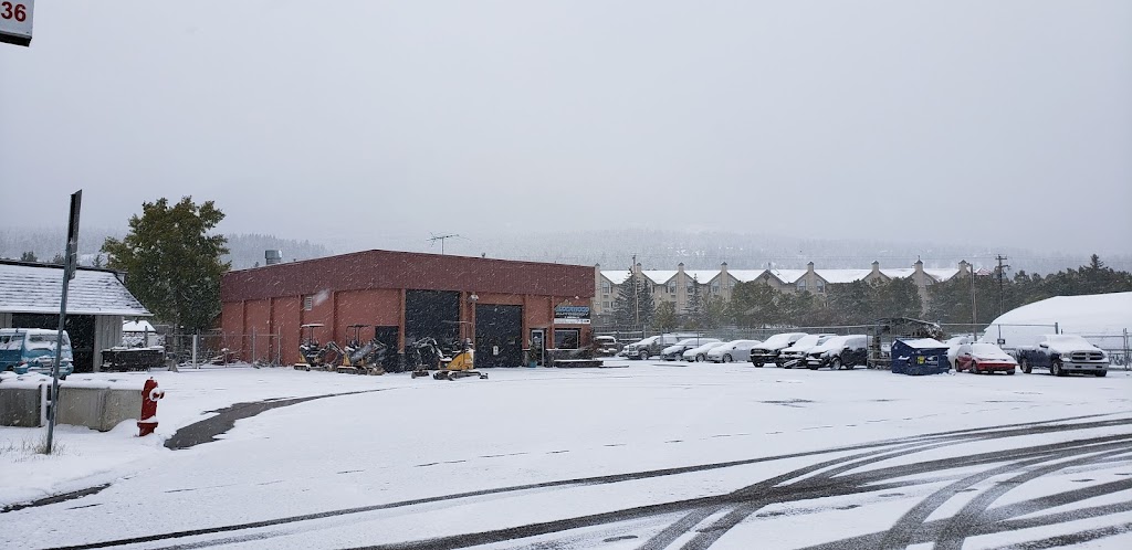 Lockwood Autobody Ltd | 7 Industrial Pl, Canmore, AB T1W 1Y1, Canada | Phone: (403) 678-6067