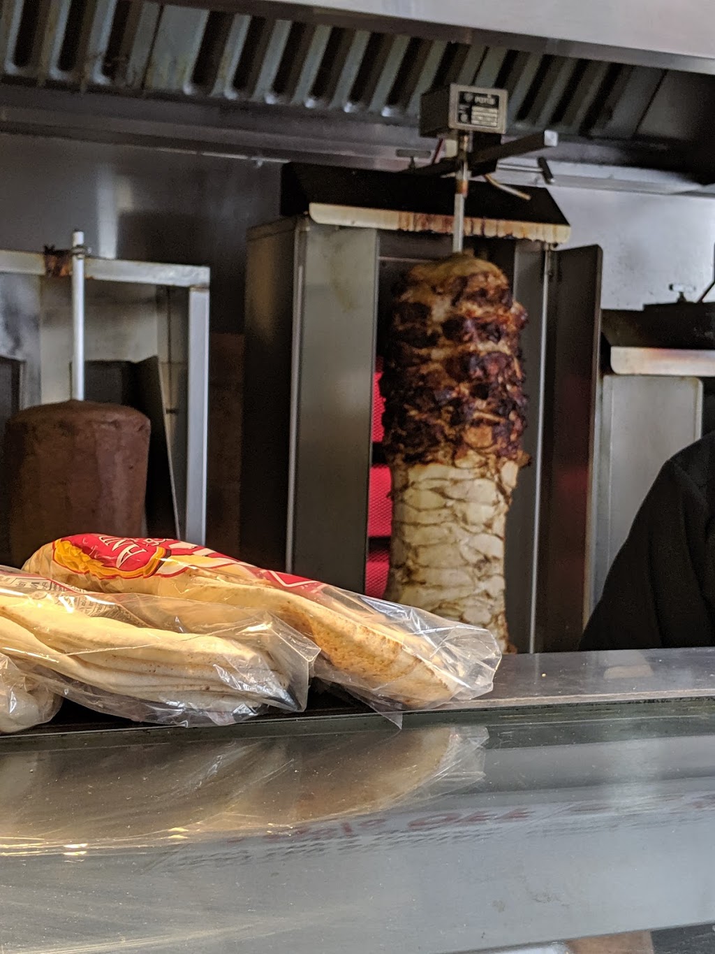 Lakeside Shawarma & Souvlaki | 155 Bridge St, Carleton Place, ON K7C 2V6, Canada | Phone: (613) 253-8333