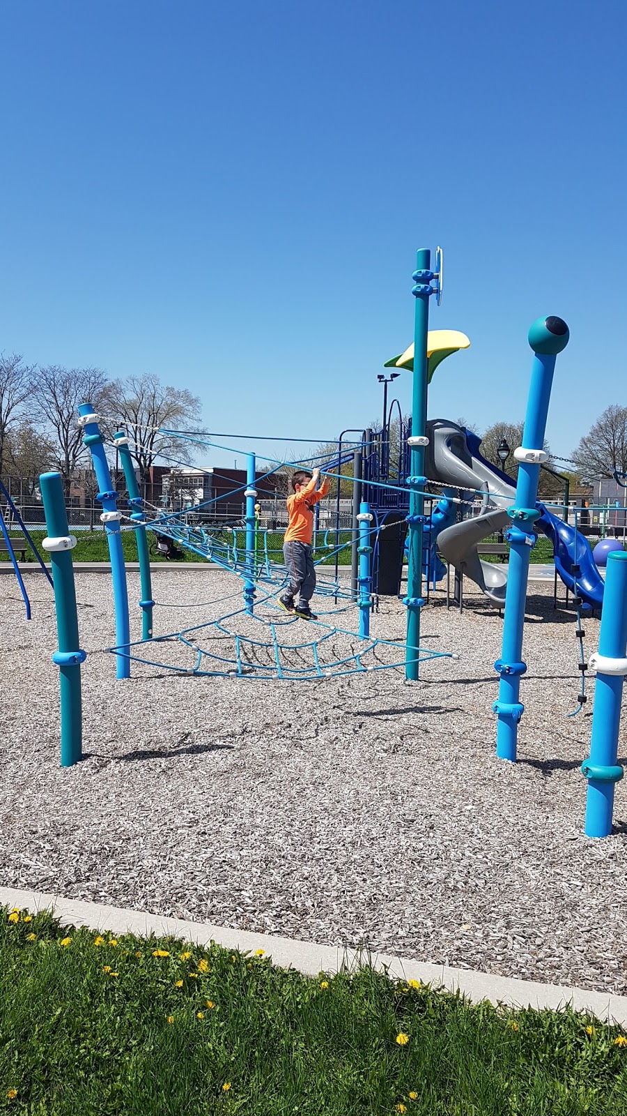 Parc L.-O.-Taillon | 9333 Rue Bellerive, Montréal, QC H1L 3N5, Canada | Phone: (514) 282-1882