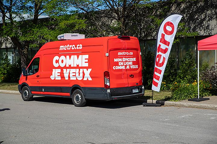 Metro épicerie en ligne - Henri Bourassa | 10655 Bd Henri Bourassa O, Saint-Laurent, QC H4S 1A1, Canada | Phone: (844) 777-7611